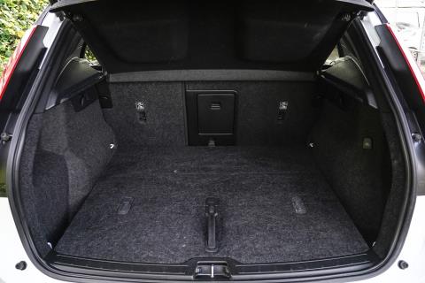 2021 Volvo XC40 T5 AWD R Design - Thumbnail