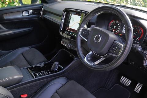 2021 Volvo XC40 T5 AWD R Design - Thumbnail