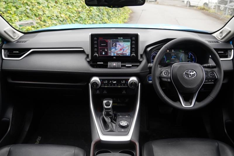 2020 Toyota RAV4 LTD Hybrid E-Four