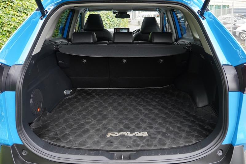 2020 Toyota RAV4 LTD Hybrid E-Four