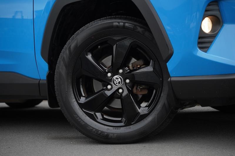 2020 Toyota RAV4 LTD Hybrid E-Four