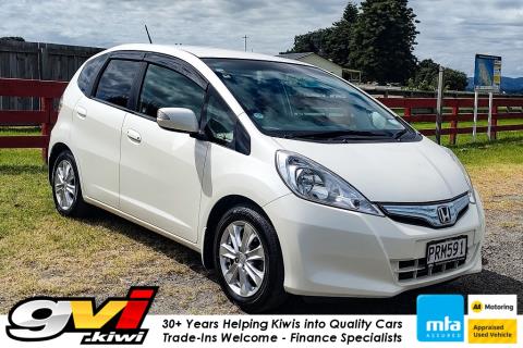 2010 Honda Fit S Hybrid / Jazz RS