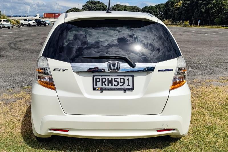 2010 Honda Fit S Hybrid / Jazz RS