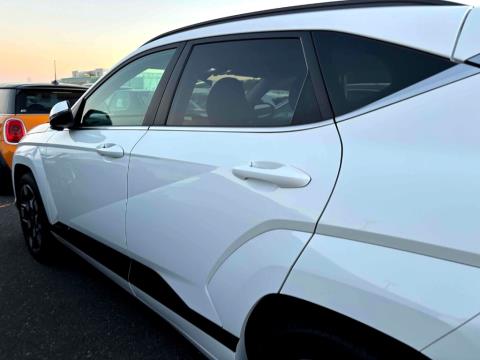 2024 Hyundai Kona Elite 64kWh - Thumbnail