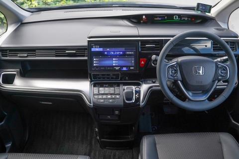 2018 Honda Step Wagon - Thumbnail