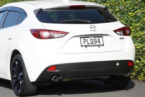 2014 Mazda Axela 20S / 3 Sport - Thumbnail