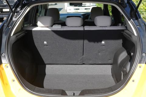 2018 Nissan Leaf 40G 81% SOH - Thumbnail