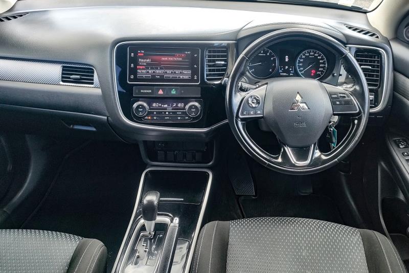 2017 Mitsubishi Outlander LS 2.0P