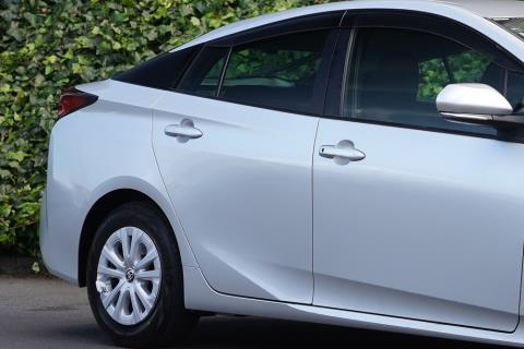 2021 Toyota Prius S Hybrid - Thumbnail