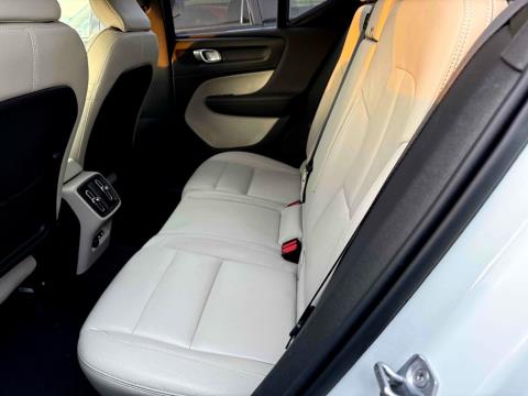 2020 Volvo XC40 B4 Inscription AWD - Thumbnail