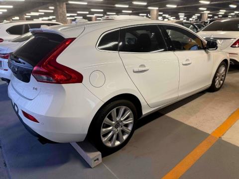 2015 Volvo V40 T4 - Thumbnail