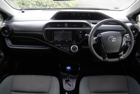 2016 Toyota Aqua Hybrid / Prius C - Thumbnail