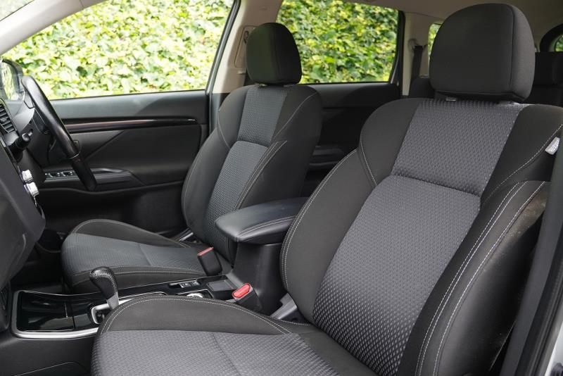 2020 Mitsubishi Outlander LS 2.4P 4WD