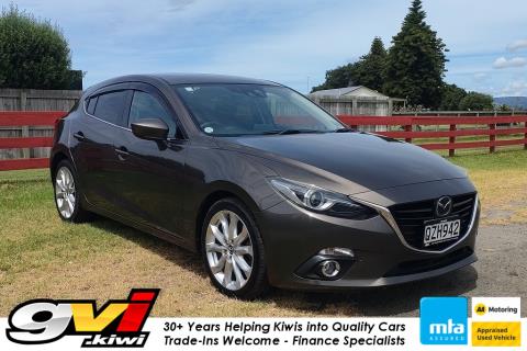 2014 Mazda Axela 20S / 3 Sport - Thumbnail