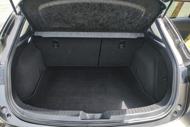 2014 Mazda Axela 20S / 3 Sport