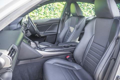 2017 Lexus IS 200t - Thumbnail