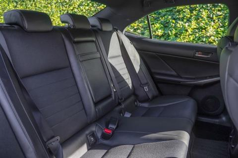 2017 Lexus IS 200t - Thumbnail