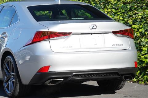 2017 Lexus IS 200t - Thumbnail