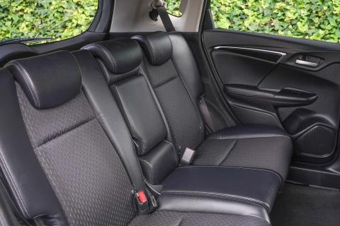 2014 Honda Fit Hybrid L / Jazz - Thumbnail