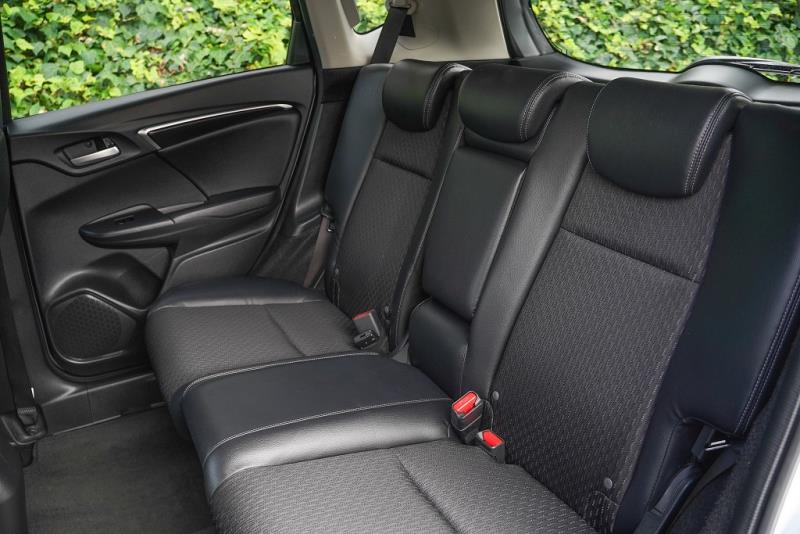 2014 Honda Fit Hybrid L / Jazz