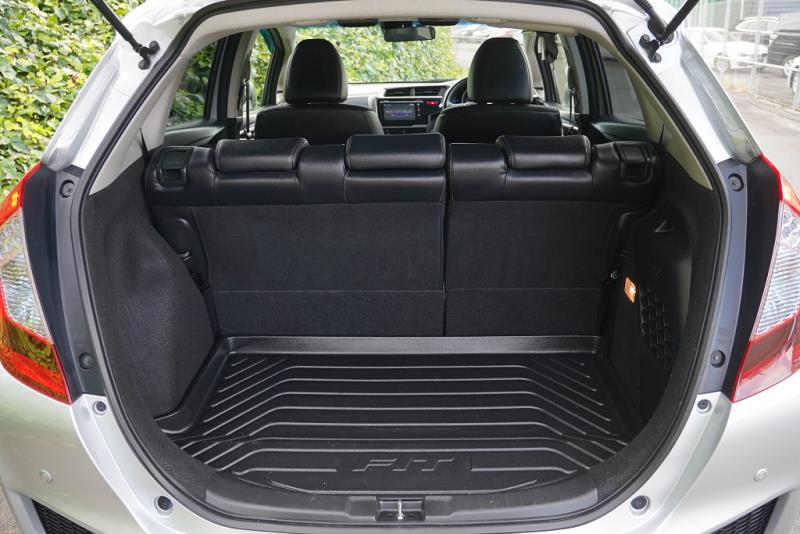 2014 Honda Fit Hybrid L / Jazz