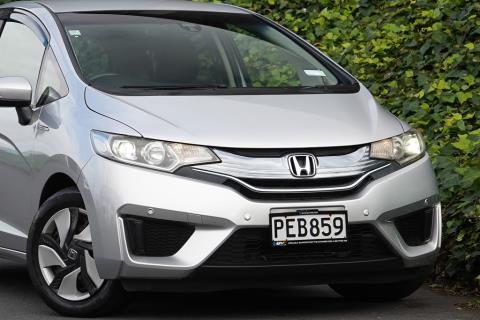 2014 Honda Fit Hybrid L / Jazz - Thumbnail