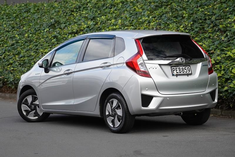 2014 Honda Fit Hybrid L / Jazz