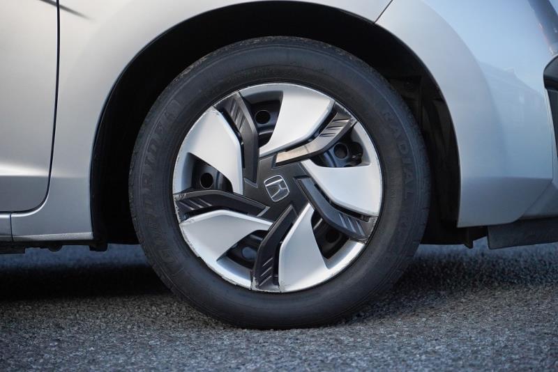 2014 Honda Fit Hybrid L / Jazz