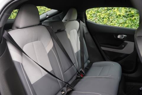 2022 Polestar 2 SRSM 69kWh - Thumbnail