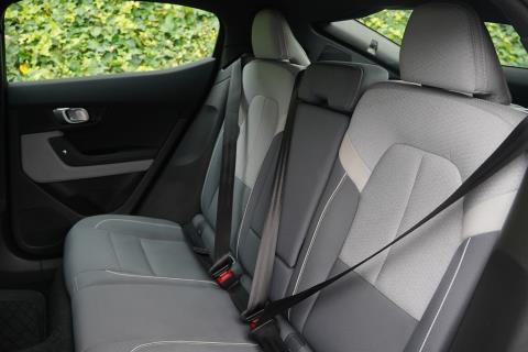 2022 Polestar 2 SRSM 69kWh - Thumbnail