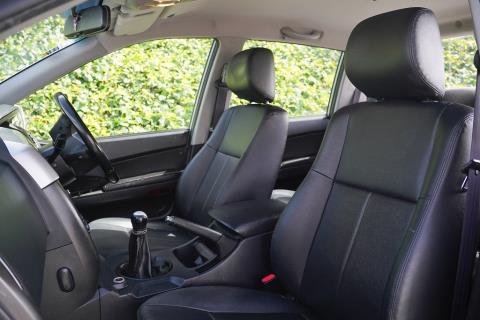 2017 SsangYong Actyon Sports - Thumbnail