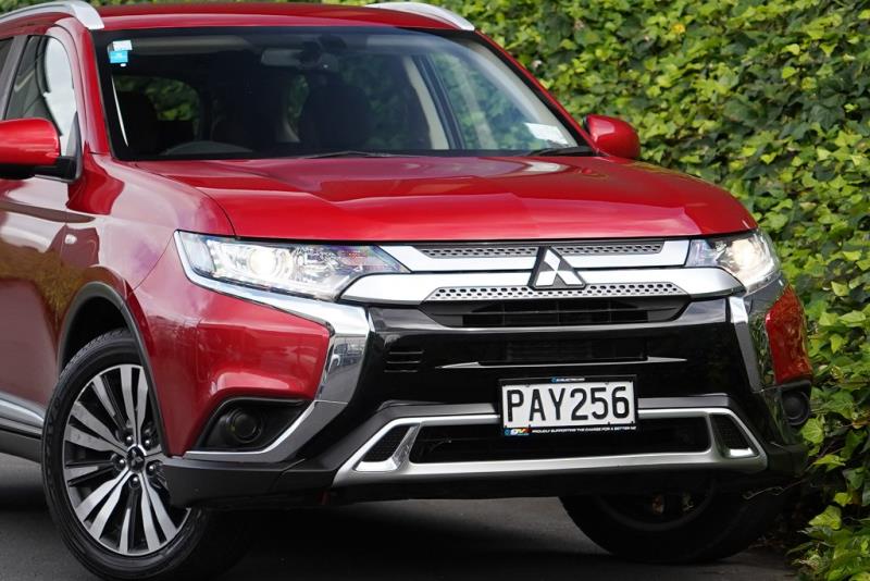 2022 Mitsubishi Outlander LS 7 Seater