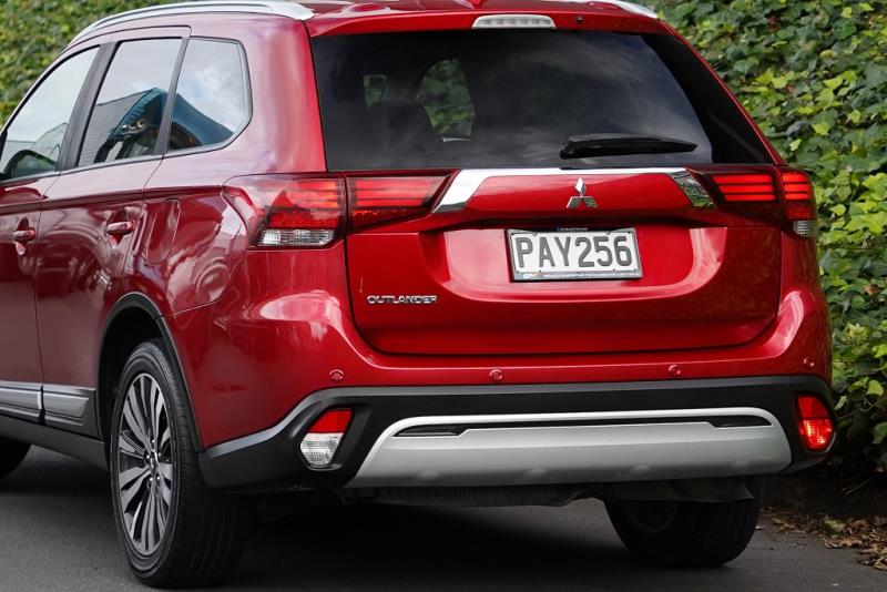 2022 Mitsubishi Outlander LS 7 Seater