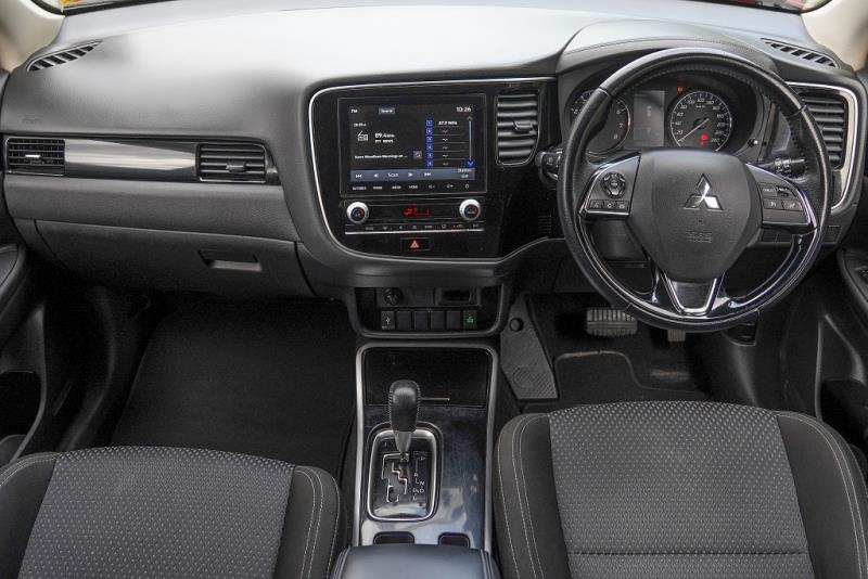 2022 Mitsubishi Outlander LS 7 Seater