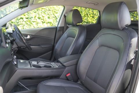 2022 Hyundai Kona EV 64kWh - Thumbnail