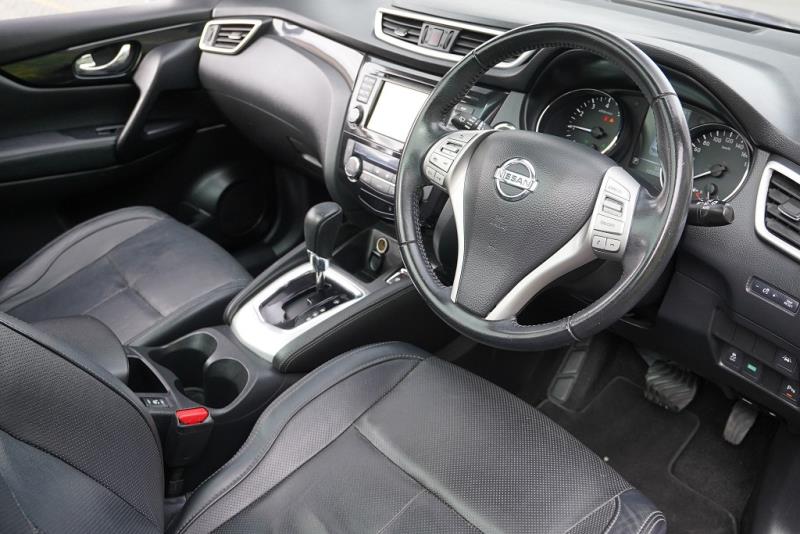 2016 Nissan Qashqai Ti / Dualis