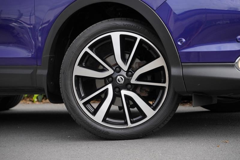 2016 Nissan Qashqai Ti / Dualis