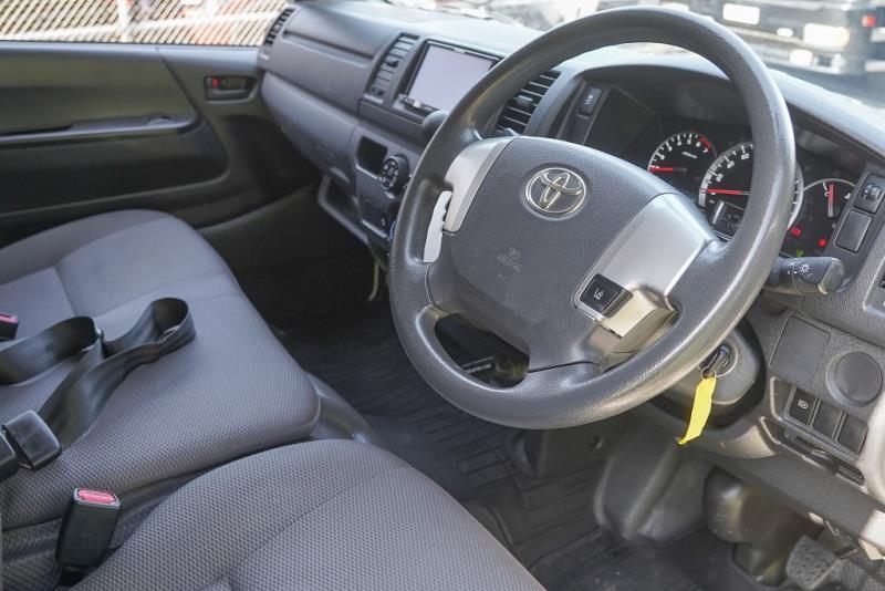 2018 Toyota Hiace ZL 5 Door