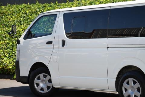 2018 Toyota Hiace ZL 5 Door - Thumbnail