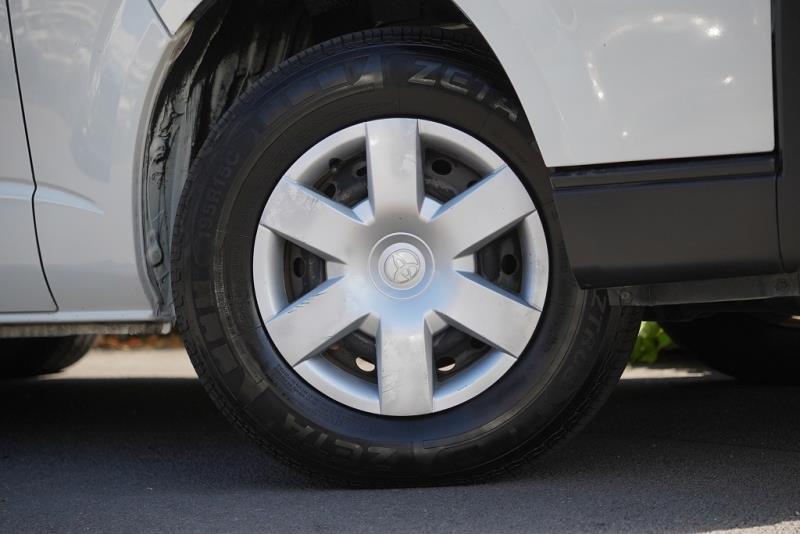 2018 Toyota Hiace ZL 5 Door