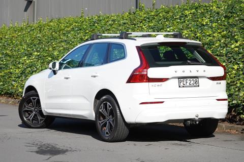 2022 Volvo XC60 B5 Mild Hybrid - Thumbnail
