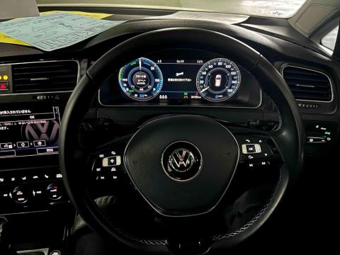 2017 Volkswagen e-Golf Gen II - Thumbnail