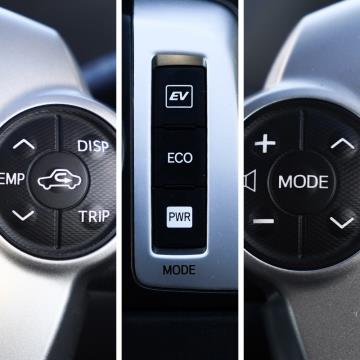 2014 Toyota Prius Alpha S - Thumbnail