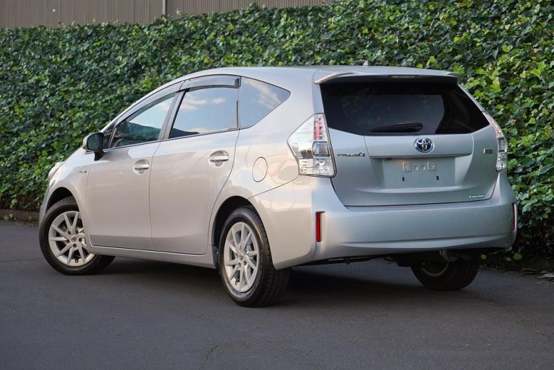 2014 Toyota Prius Alpha S