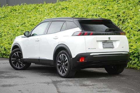 2021 Peugeot e-2008 GT Electric - Thumbnail