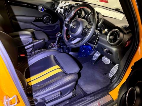 2015 Mini Cooper S - Thumbnail