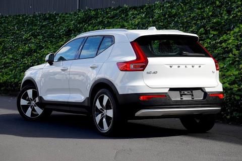 2019 Volvo XC40 T4 Momentum - Thumbnail