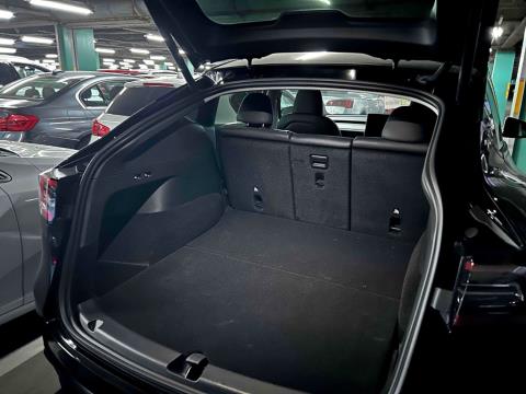 2023 Tesla Model Y Performance AWD - Thumbnail