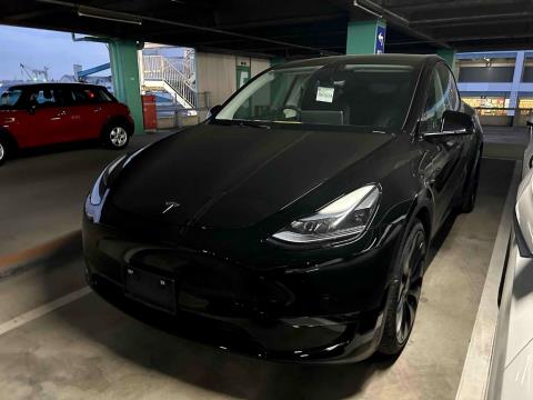 2023 Tesla Model Y Performance AWD - Thumbnail