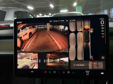 2023 Tesla Model Y Performance AWD - Thumbnail